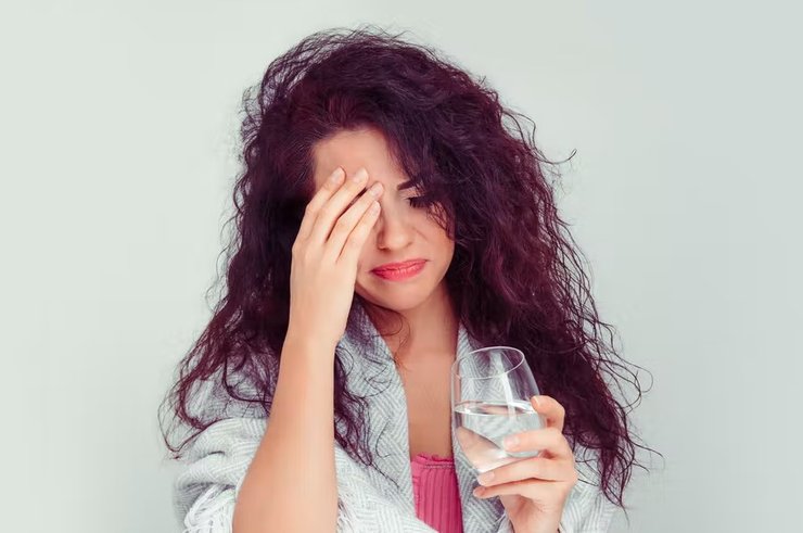 Похмелье, девушка