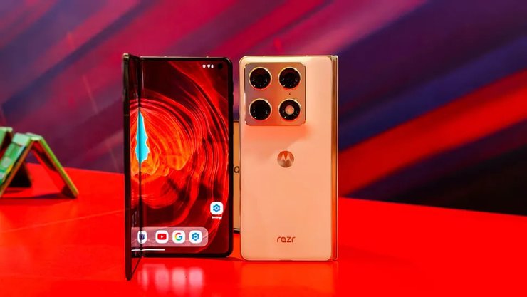 Смартфон Motorola Razr Fold