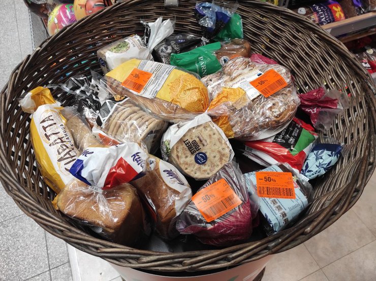 В эстонском Rimi хлеб можно всегда купить вдвое дешевле