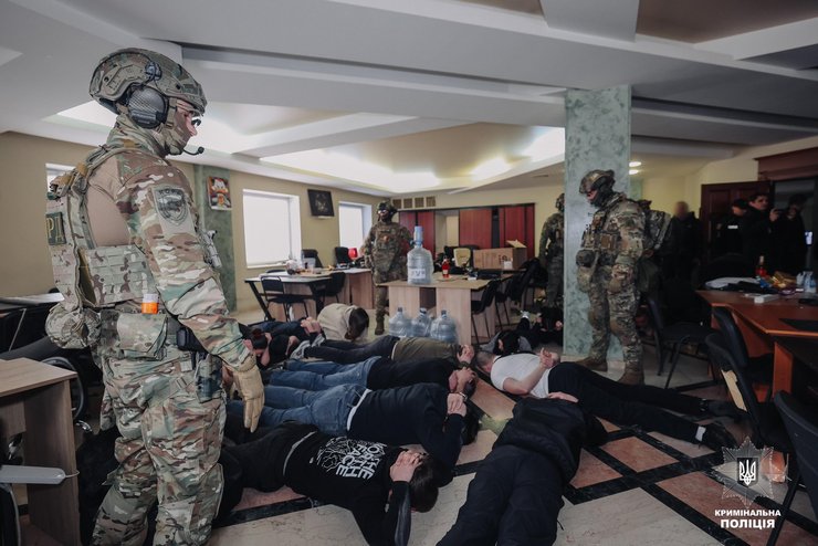 У Дніпрі викрито міжнародну мережу криптоскамерів