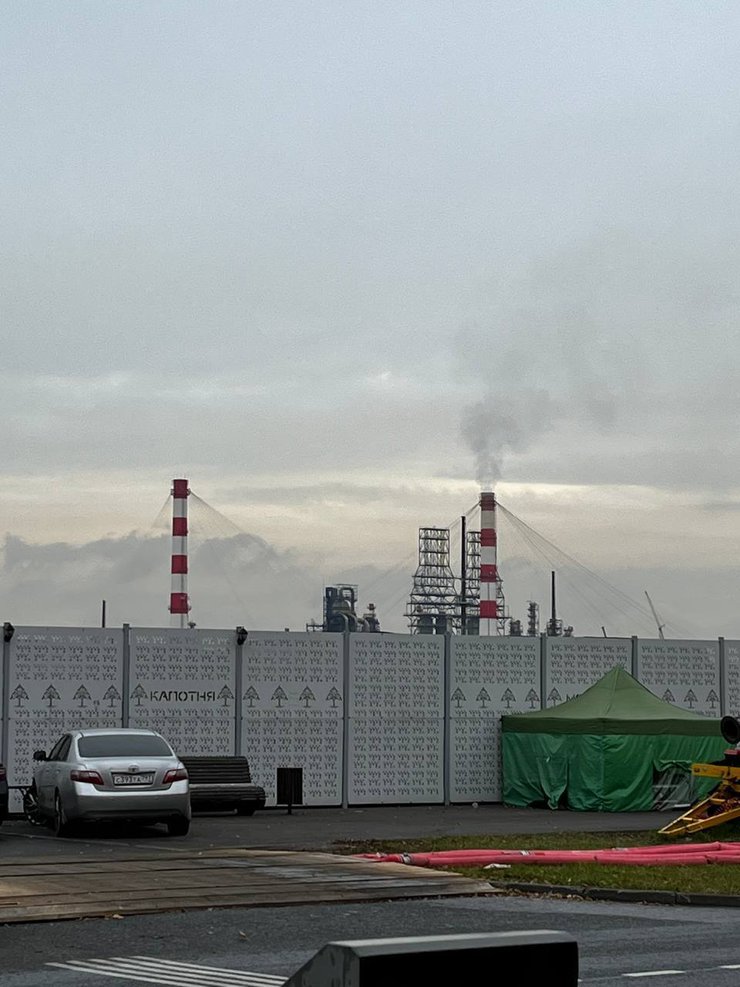 Московський НПЗ накрили антидроними сітками