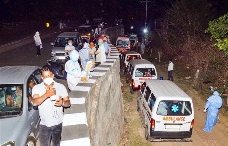 индия, коронавирус, скорые