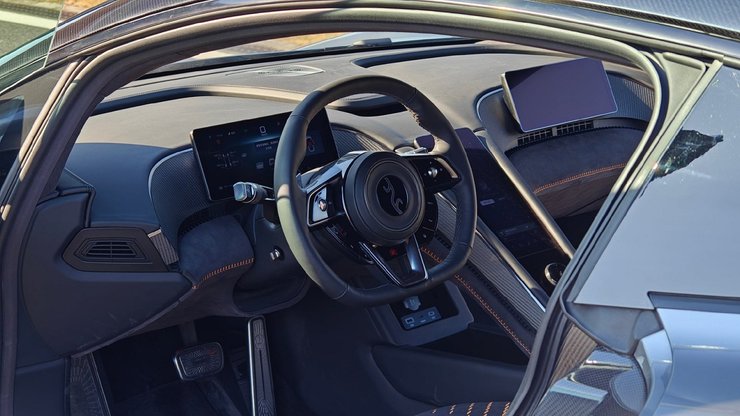 салон BYD Yangwang U9, BYD Yangwang, электромобиль BYD, китайский электромобиль, электрический суперкар, электрический суперкар