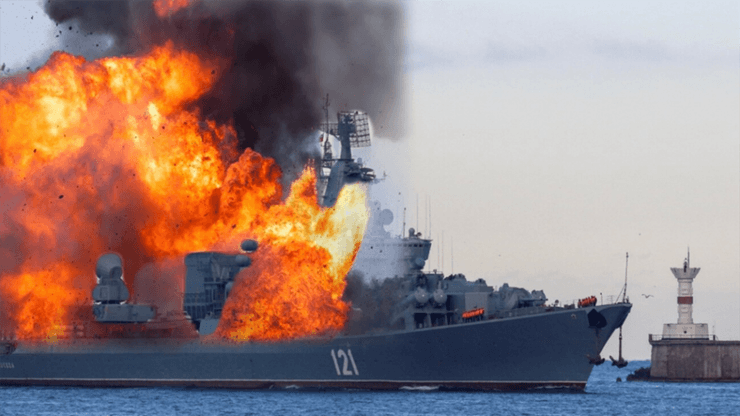 крейсер москва, атака на крейсер