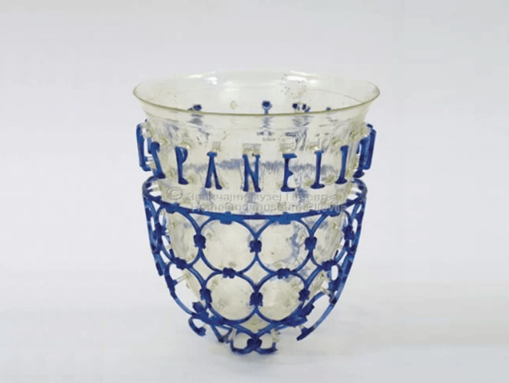 черногория, археология, Плевля, Диатрета, Римский стеклянный сосуд, Поздняя Римская империя, стекло, изделия из стекла, артеакты