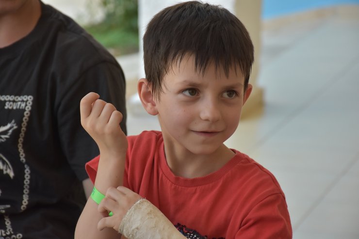 украинский ребенок в Турции