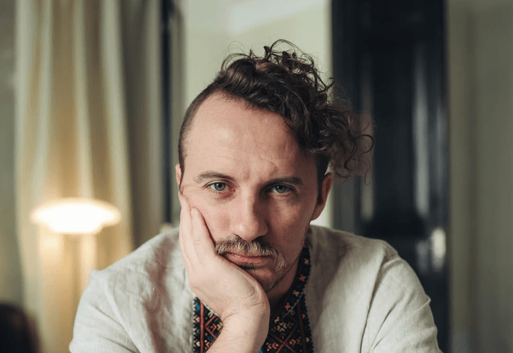 Евгений Клопотенко в вышиванке