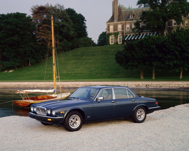 Jaguar XJ12