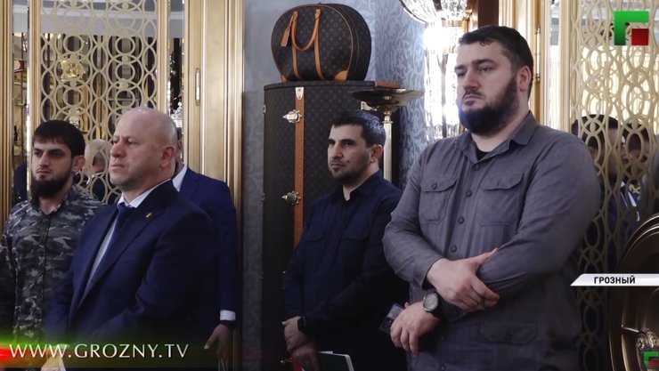 карл лагерфельд, Louis Vuitton, рамзан кадыров, груша от луи витона