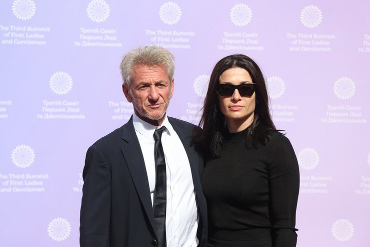 Шон Пенн та Ольга Коротяєва