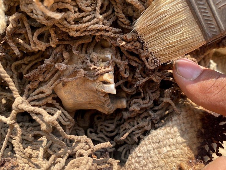 мумія, мотузка, щіточка, рука, фото