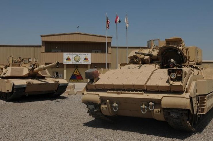 Брэт на Брэдли.