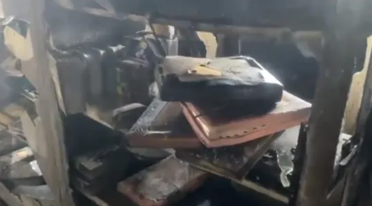 Біблія дивом не згоріла у масштабній пожежі, книгарня, пожежа, стихія, Гватемала, рятувальники, докази існування Бога