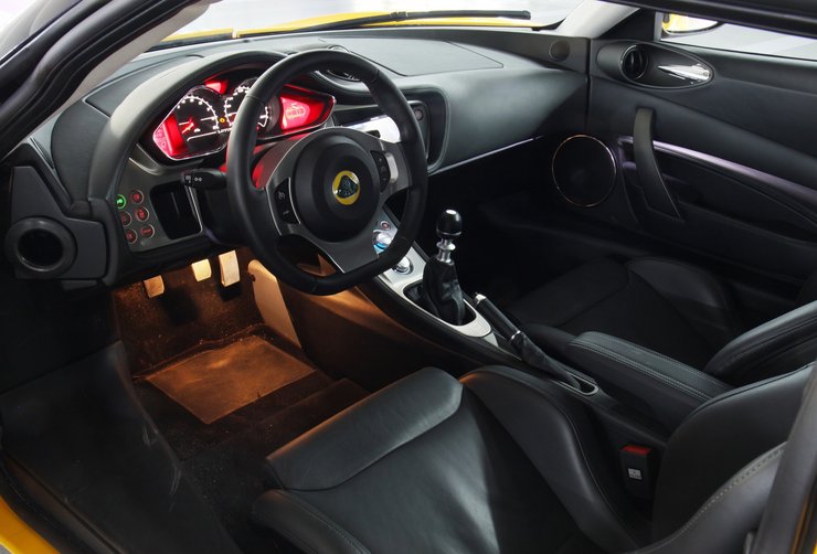 Салон купе Lotus Evora S
