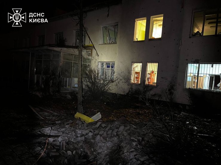 Здание детской поликлиники