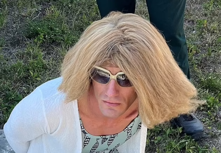 Злочинець переодягнувся у жінку, втеча від копів, поліція, курйози, США, приколи