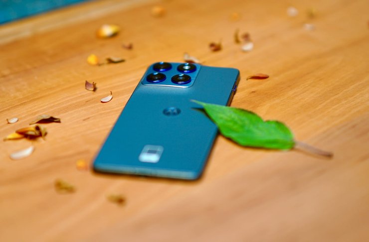 Телефон Motorola Edge 70