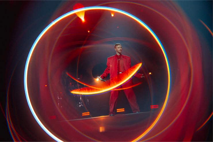 Макс Барских а образе современного святого Николая 2024