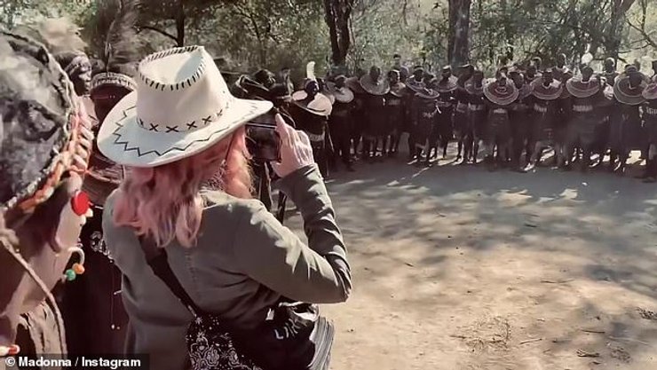 Мадонна в Кении