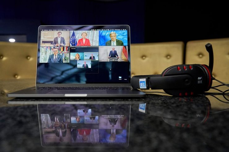 саммит по здравоохранению, видеоконференция, фото