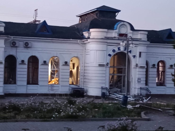 ЗС РФ завдали удару по вокзалу в Берестині
