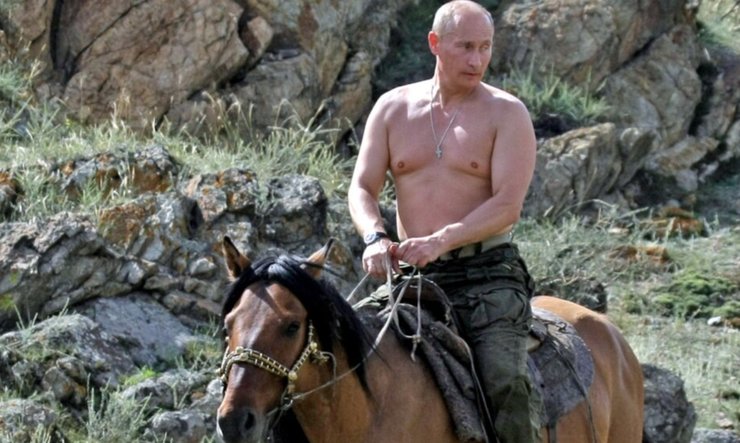 путин на коне