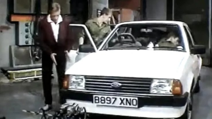Замена двигателя в автомобиле Ford Escort