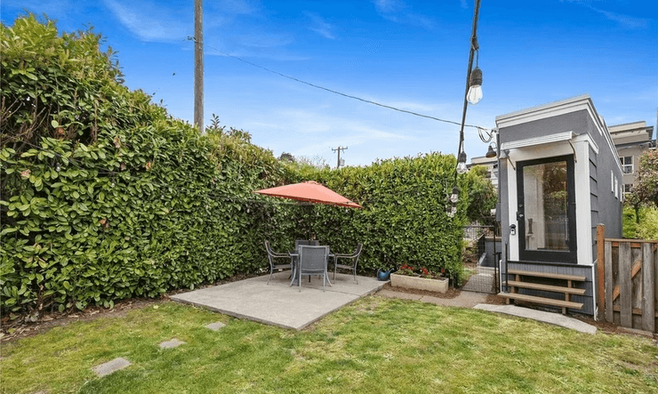 Дуже вузький будинок у США, Дім злості, дружина помстилася чоловікові, колишній чоловік, розлучення, суперечка за землю, земельна ділянка, крихітний будинок