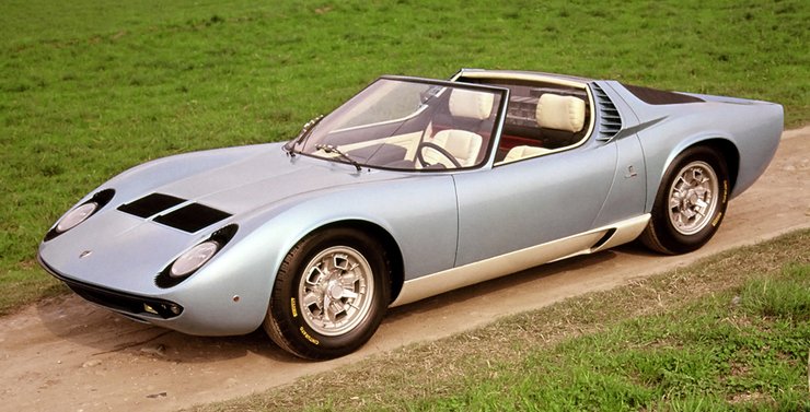 В 1968 году был построен открытый Lamborghini Miura Roadster. Автомобиль не пошел в серию, оставшись в единственном экземпляре