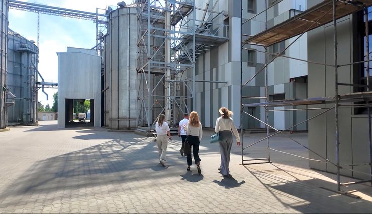 ГК ТМ "Вилия" развивает альтернативную логистику, сохраняет рабочие места и помогает армии