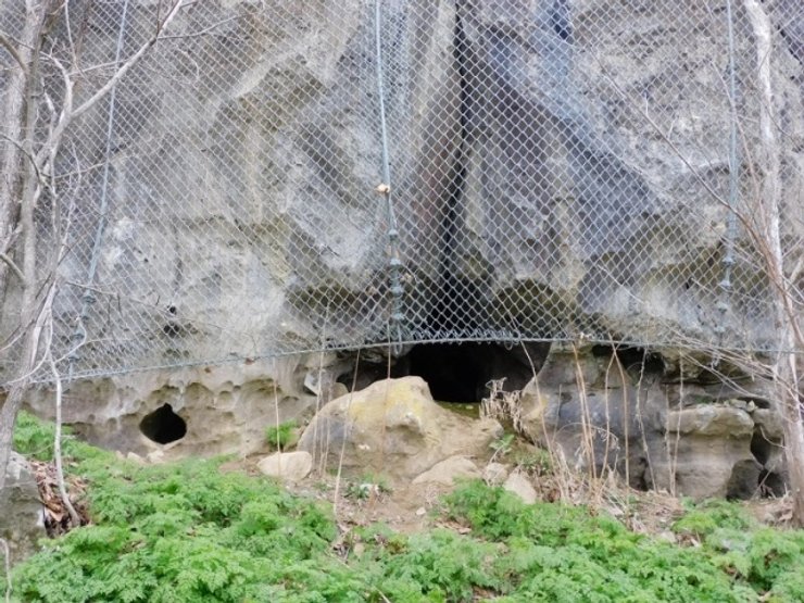 Страшная пещера в отдаленной местности Хоккайдо