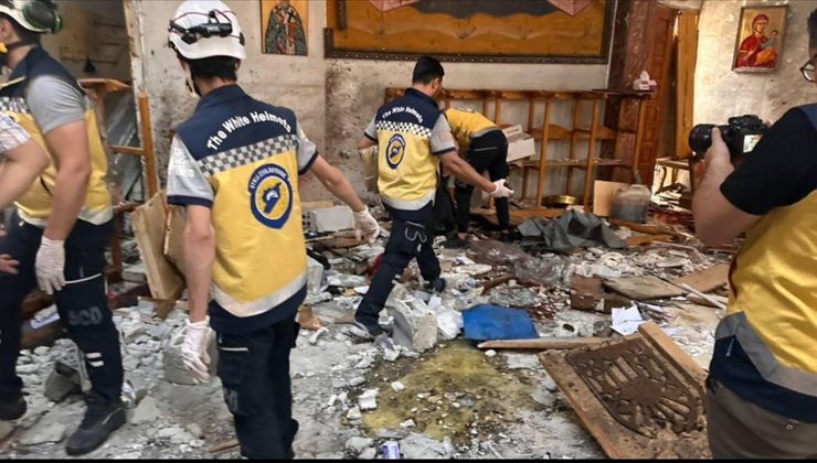 На місці теракту працюють поліція та рятувальники