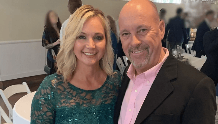 Дом, старинный дом, дом с призраками, супруги боятся призрака, дом с призраком, черные массы, ремонт в доме, продали дом