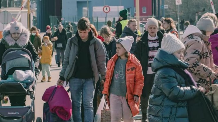 После выезда миллионов украинцев демографическая пирамида меняется после выезда миллионов украинцев