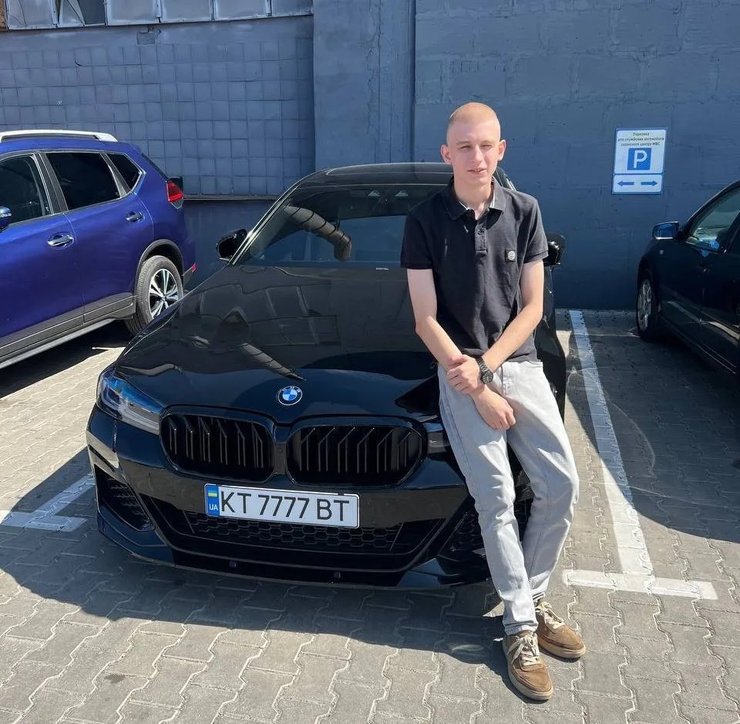 Водій автомобіля BMW врізався на повній швидкості в Ford