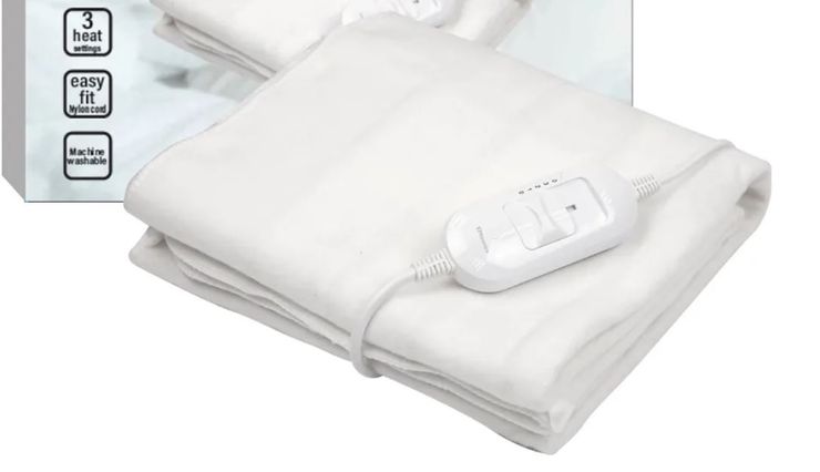 Опалення, електрика, як зігрітися взимку без опалення та обігрівачів, лайфхаки