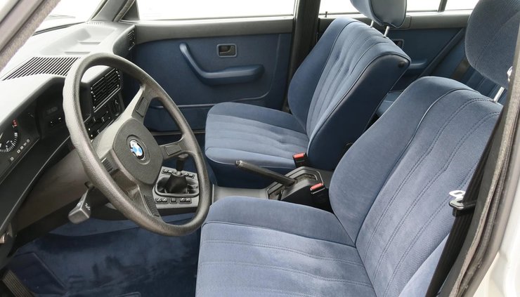 Салон BMW 5 Series E28, BMW 528, капсула времени