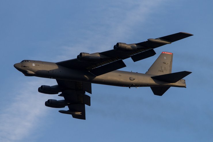бомбовоз в небе, B-52