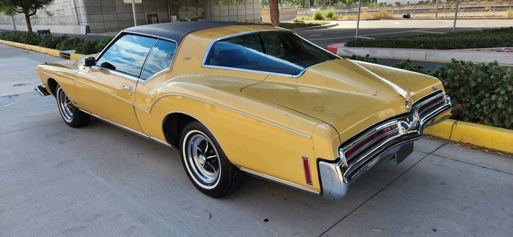 Buick Riviera 1973, Buick Riviera, заброшенные авто