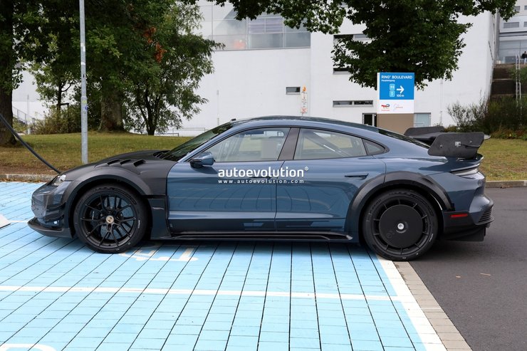 Новый Porsche Taycan