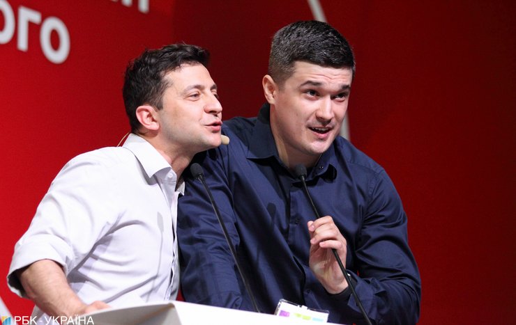 Если ты очаруешь молодежь — и она проголосует за тебя — ты снова президент. Электронное голосование (например, через "Дию") решает этот вопрос.