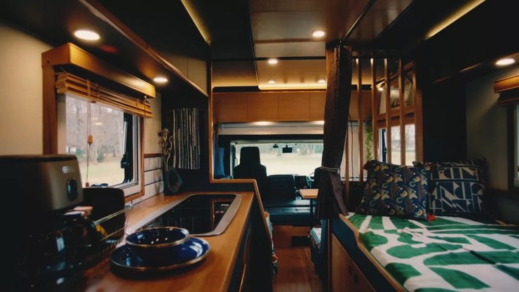 Isuzu Elf Be-Cam GeoRoam