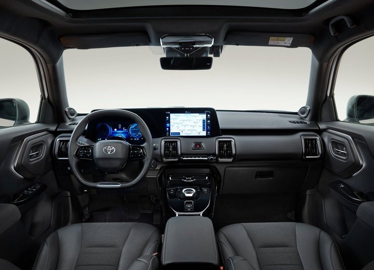 салон Toyota Urban Cruiser 2025, новый Toyota Urban Cruiser, электромобиль Toyota, электромобиль Toyota, кроссовер Toyota