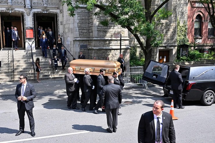 Прощання з Іваною Трамп, івана трамп похорон, дональд трамп, меланія трамп, іванка трамп, беррон трамп