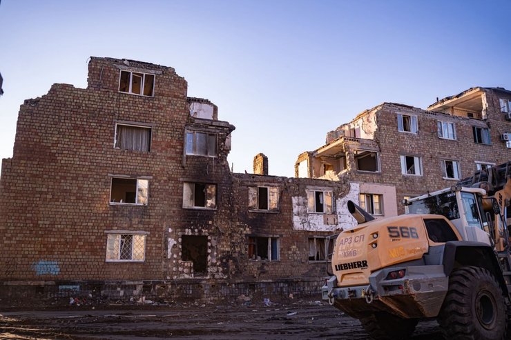 обстріл києва зруйнований будинок