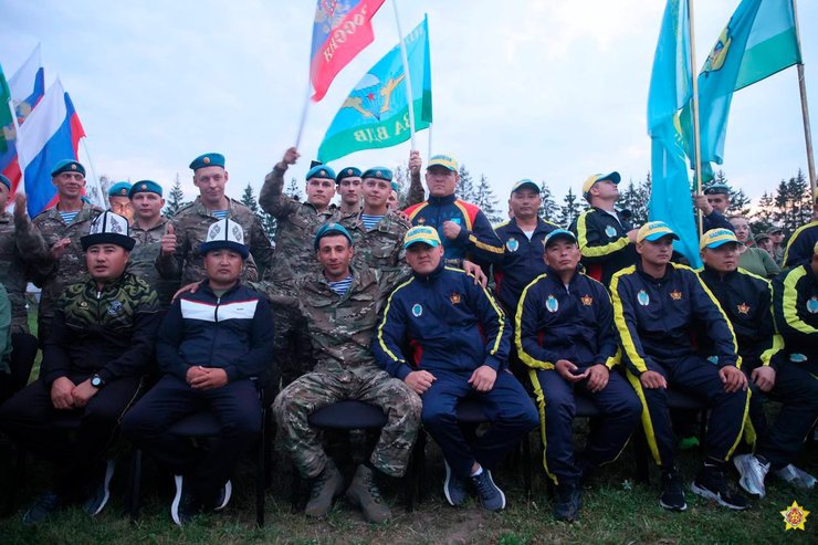 Военные стран ОДКБ сделали совместное фото на учениях