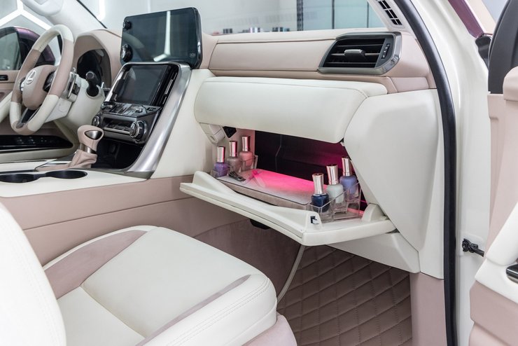 салон лексуса LX