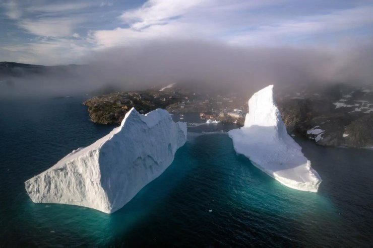 Айсберг в Гренландии