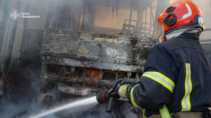 Наслідки атака на Львів 21 серпня усувають ДСНС