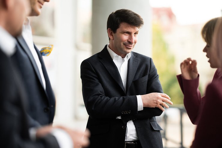 Арад Бенкьо